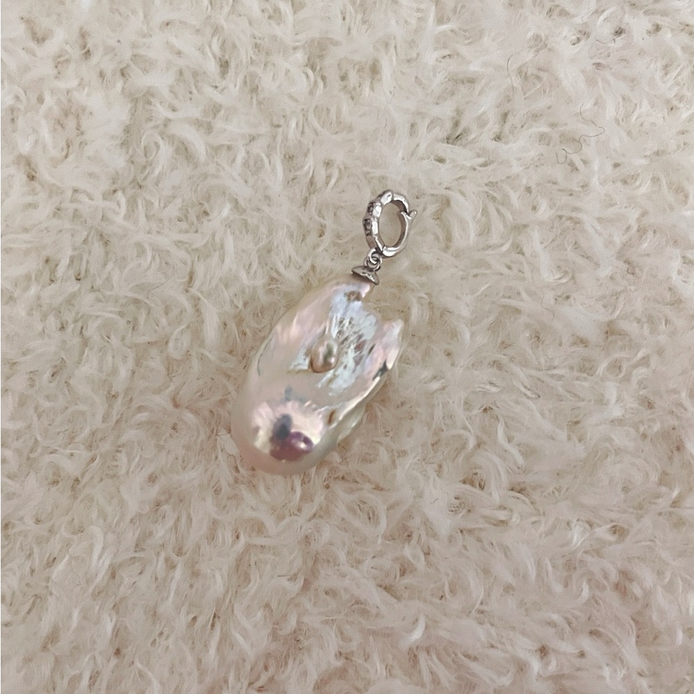 Natural Pearl Pendant with Silver Clasp